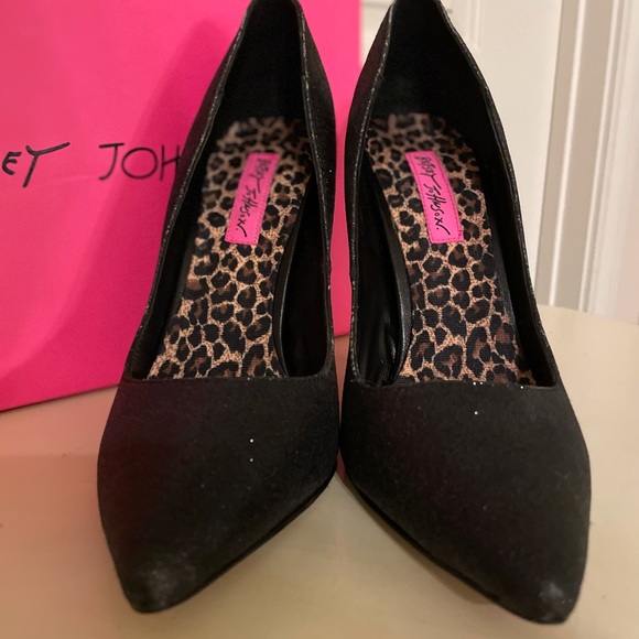 Betsey Johnson Shoes - BETSEY JOHNSON Heels